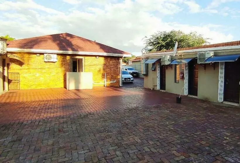 Majatalo Sir Pinto Guesthouse