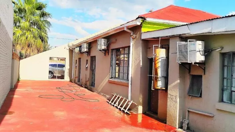 Majatalo Sir Pinto Guesthouse