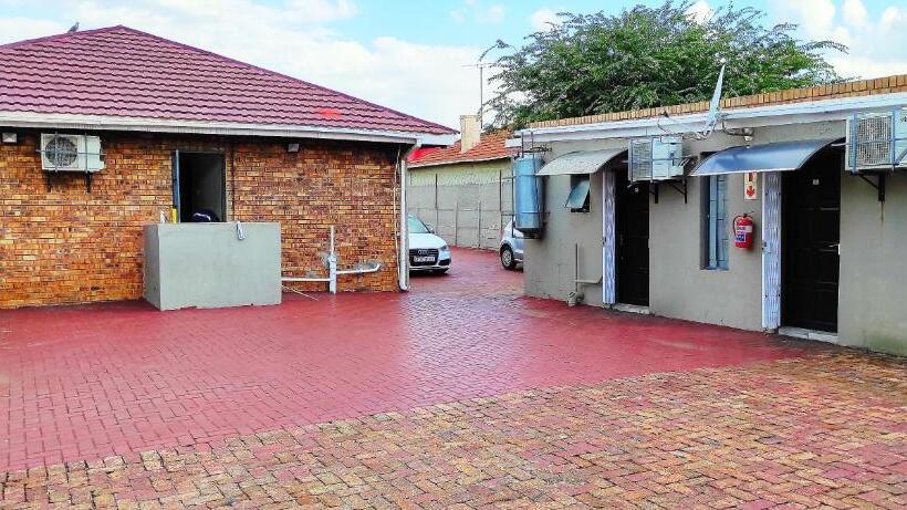 ペンション Sir Pinto Guesthouse