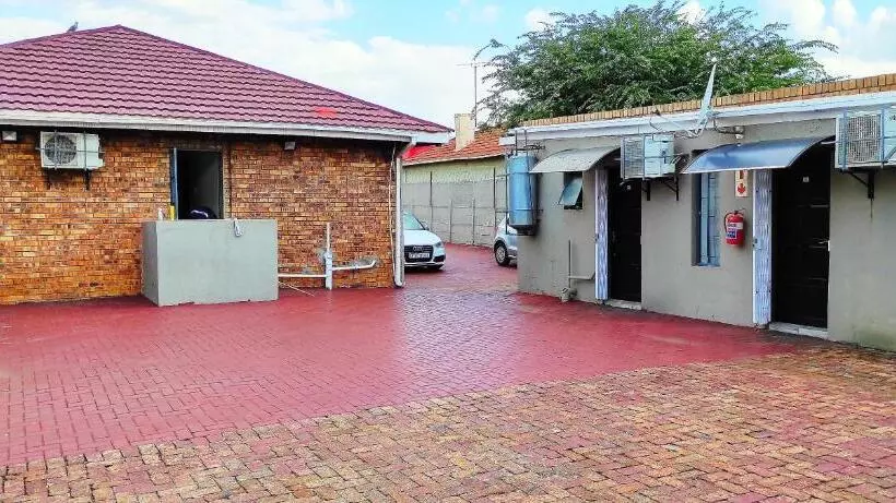 Majatalo Sir Pinto Guesthouse