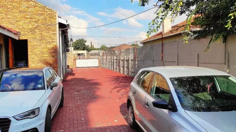 Majatalo Sir Pinto Guesthouse