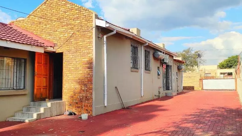 Majatalo Sir Pinto Guesthouse