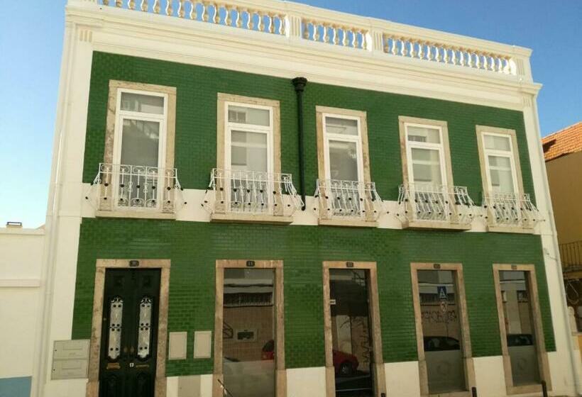 تختخواب و صبحانه Alcaçaria Do Bairro