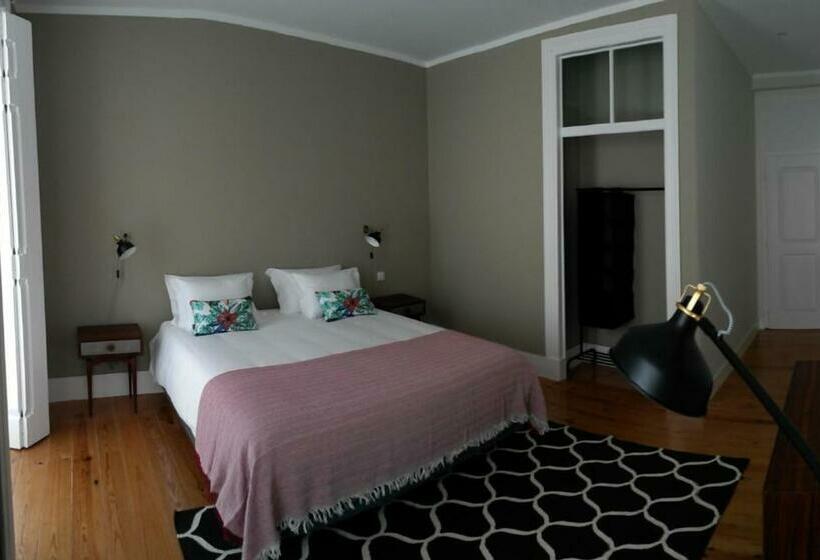 تختخواب و صبحانه Alcaçaria Do Bairro