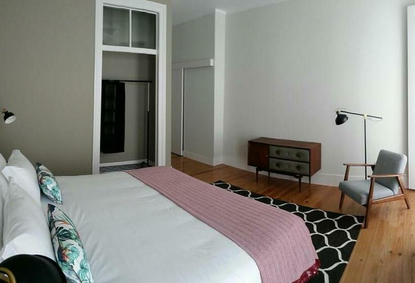 تختخواب و صبحانه Alcaçaria Do Bairro