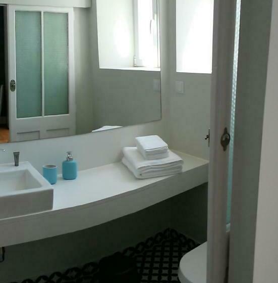 تختخواب و صبحانه Alcaçaria Do Bairro