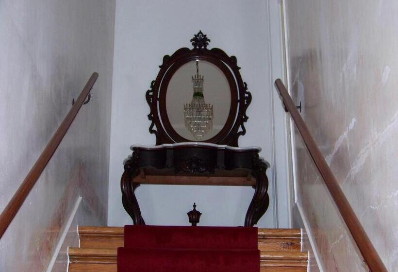 تختخواب و صبحانه Alcaçaria Do Bairro