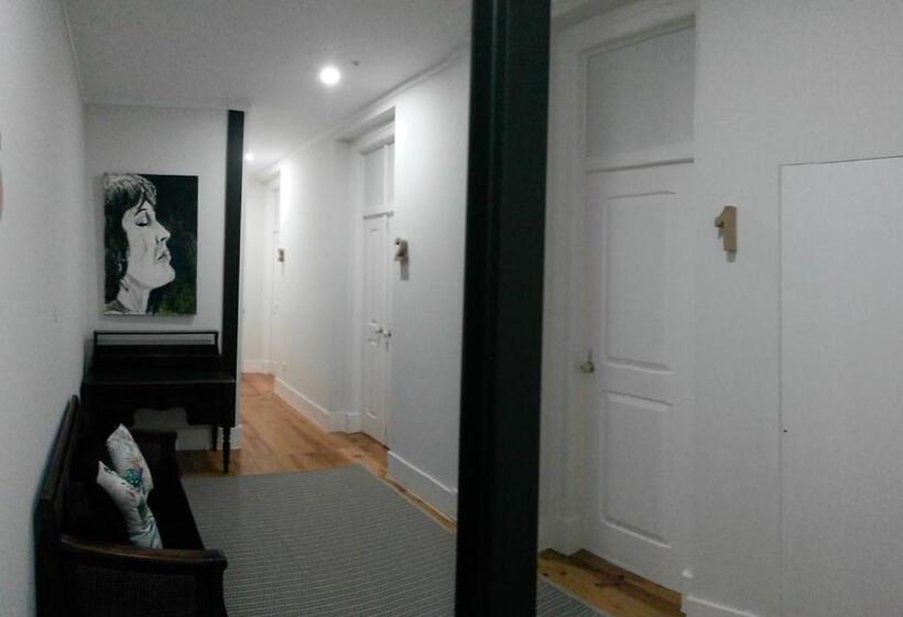 تختخواب و صبحانه Alcaçaria Do Bairro