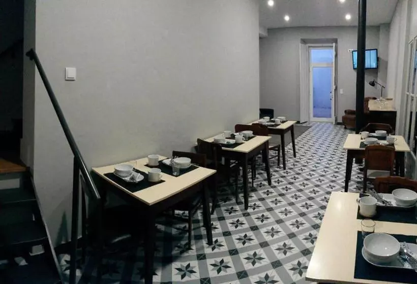 تختخواب و صبحانه Alcaçaria Do Bairro
