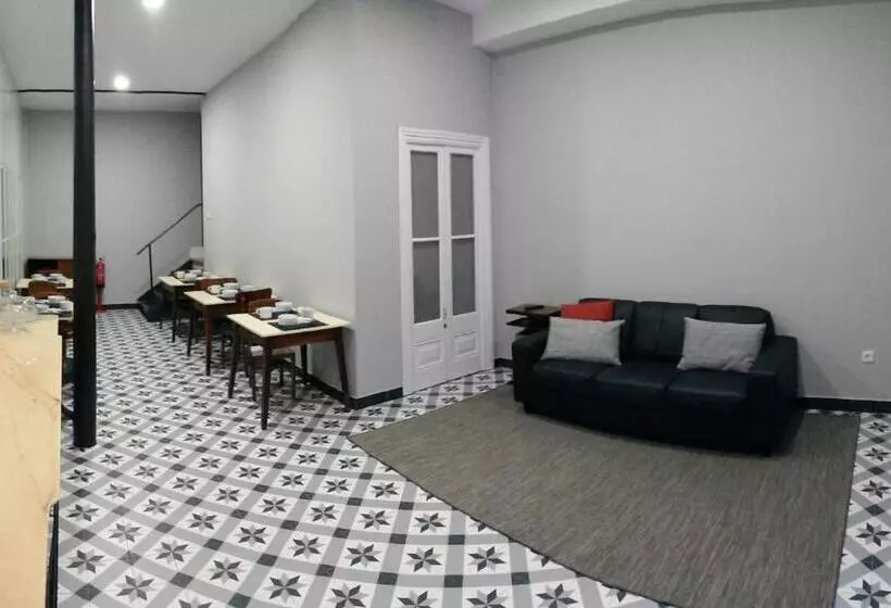 تختخواب و صبحانه Alcaçaria Do Bairro