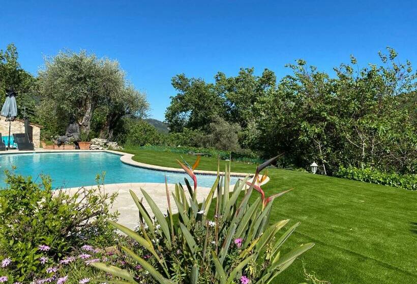 مبيت وإفطار Mas Giro