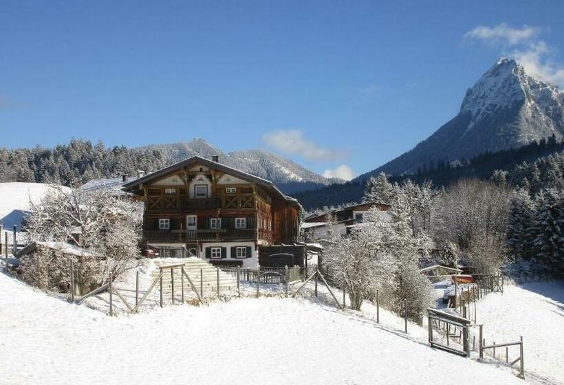 ホテル Achentaler Bauernhäusl