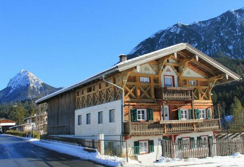 ホテル Achentaler Bauernhäusl