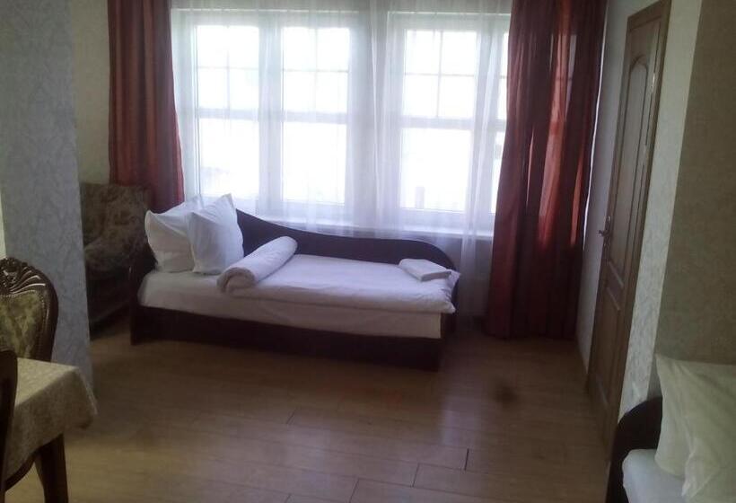 پانسیون Sveciu Namai Avada