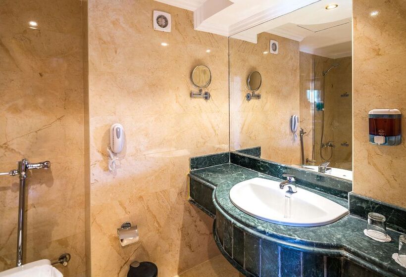 Hawaii Le Jardin Aqua Resort Families And Couples Only