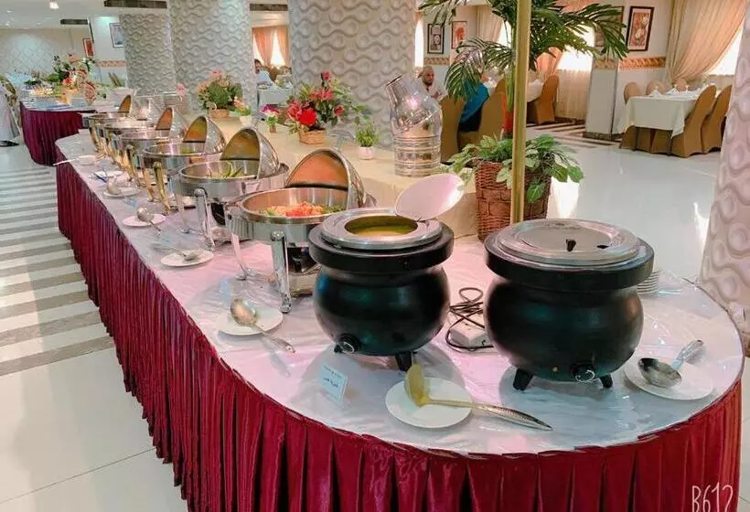 Отель Bab Al Multazam Concorde