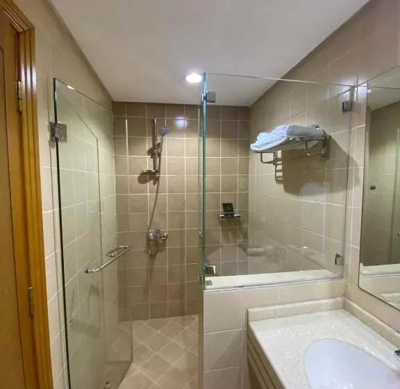 Отель Bab Al Multazam Concorde