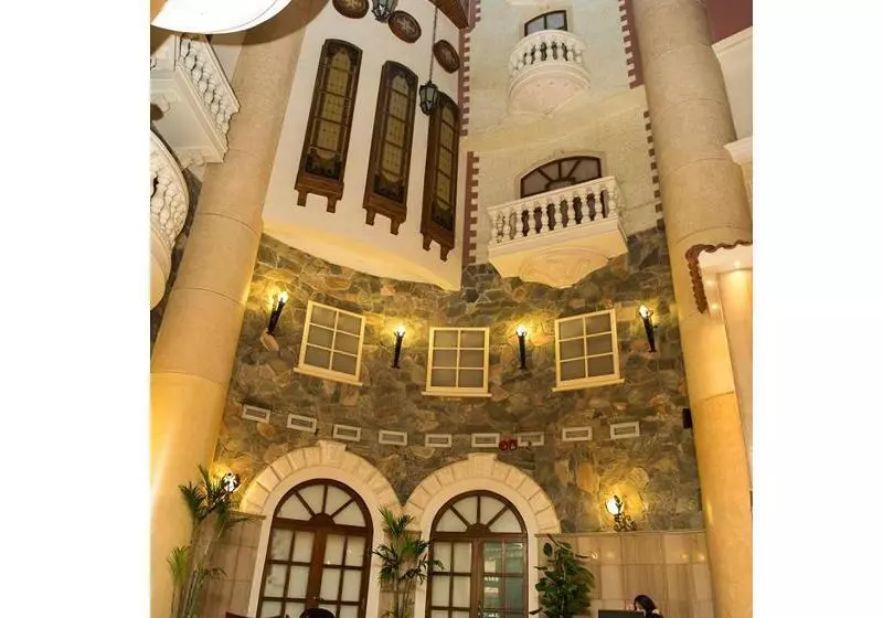 هتل Cherry Maryski