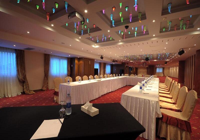 هتل Cherry Maryski