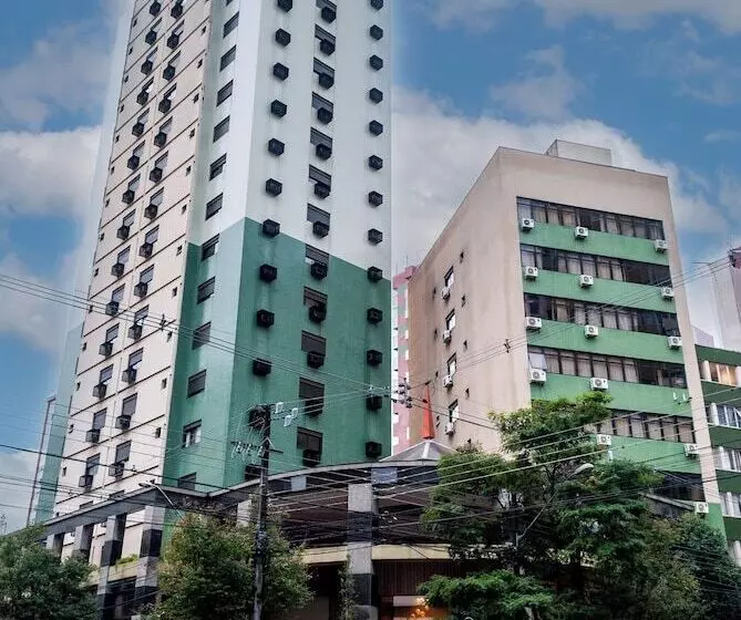 Master Curitiba Hotel 1,6 Km Do Estádio Couto Pereira Show