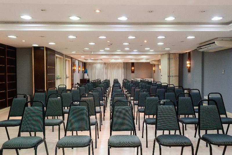 Master Curitiba Hotel   1,6 Km Do Estádio Couto Pereira   Show