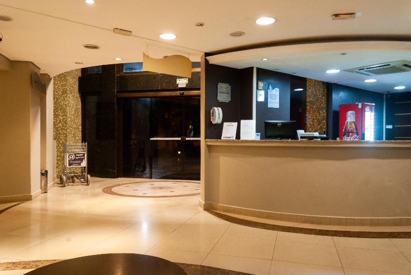 Master Curitiba Hotel   1,6 Km Do Estádio Couto Pereira   Show