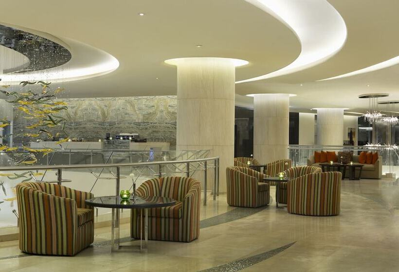 Hotel Millennium Al Rawdah