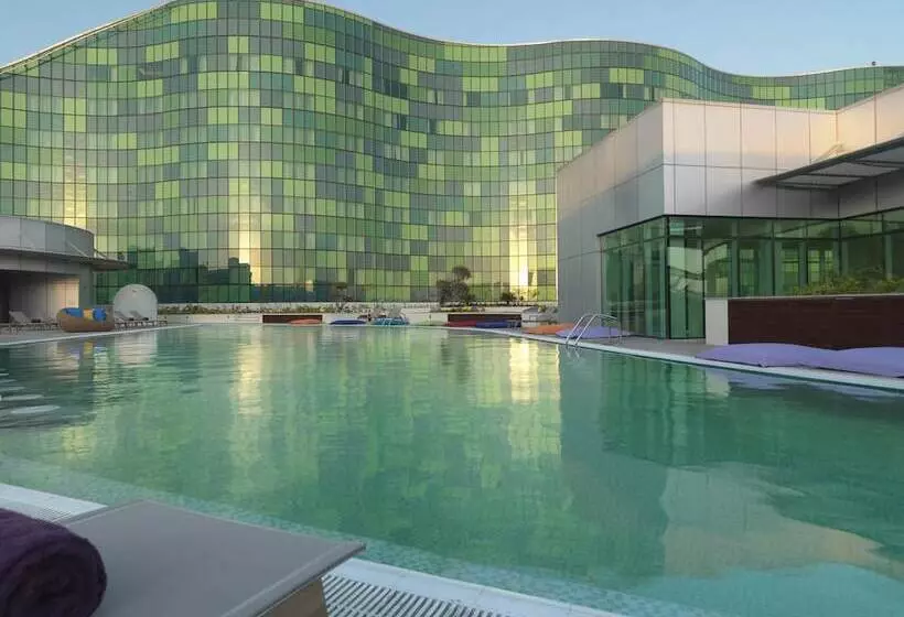 Hotel Millennium Al Rawdah