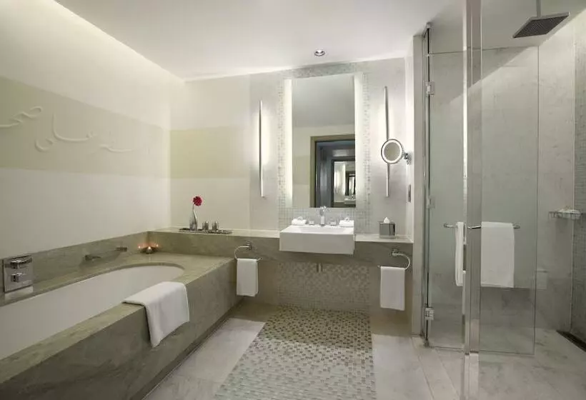 Hotel Millennium Al Rawdah