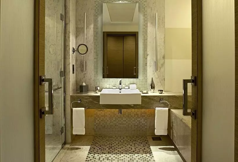 Hotel Millennium Al Rawdah