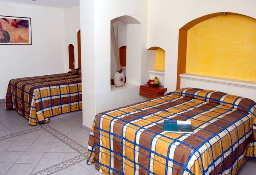 Del Real Hotel & Suites