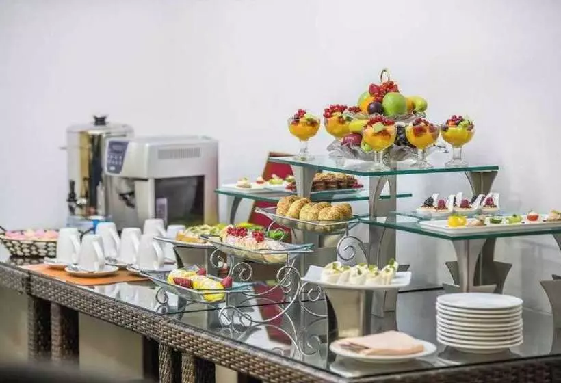 Sunday Hotel Holiday International Dubai