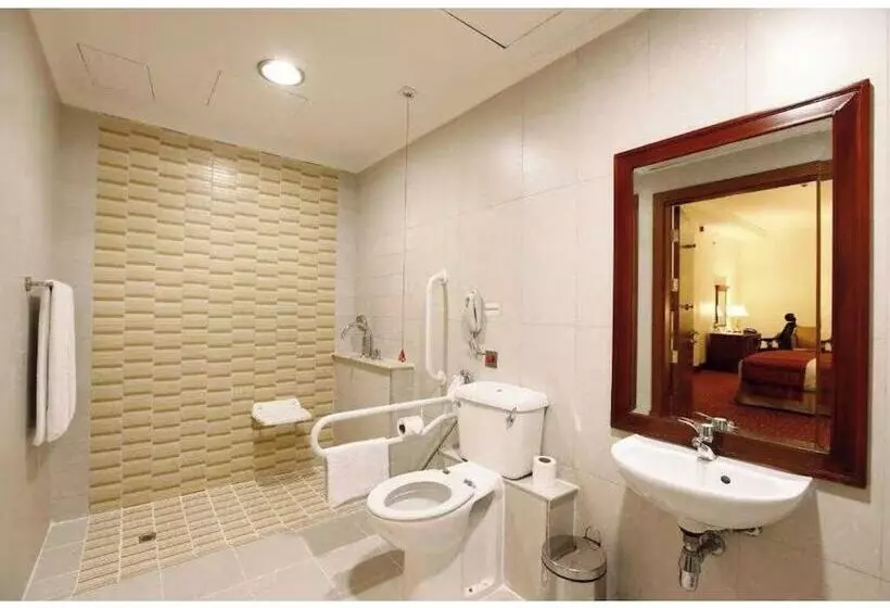 Sunday Hotel Holiday International Dubai