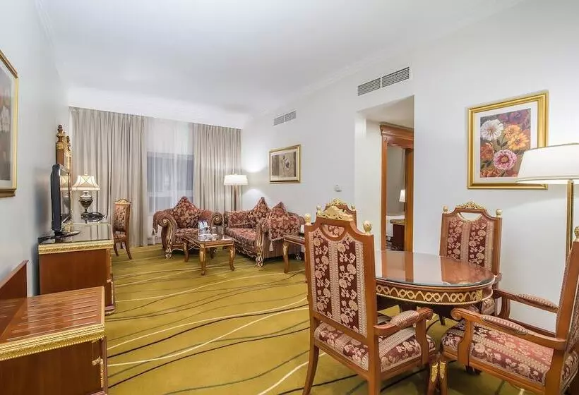 Sunday Hotel Holiday International Dubai