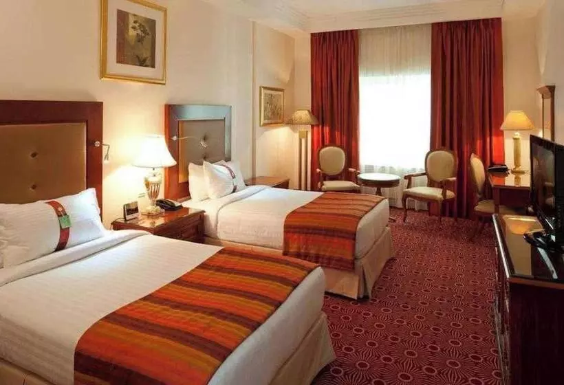 Sunday Hotel Holiday International Dubai
