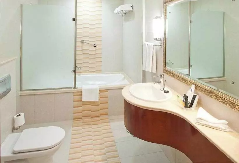 Sunday Hotel Holiday International Dubai