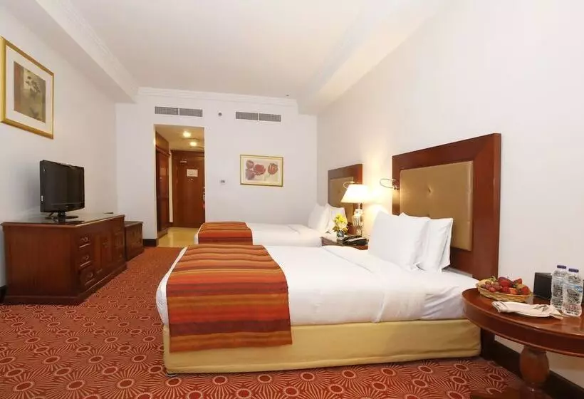 Sunday Hotel Holiday International Dubai