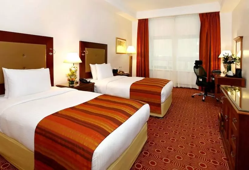Sunday Hotel Holiday International Dubai