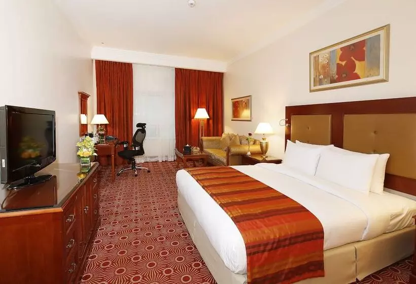 Sunday Hotel Holiday International Dubai