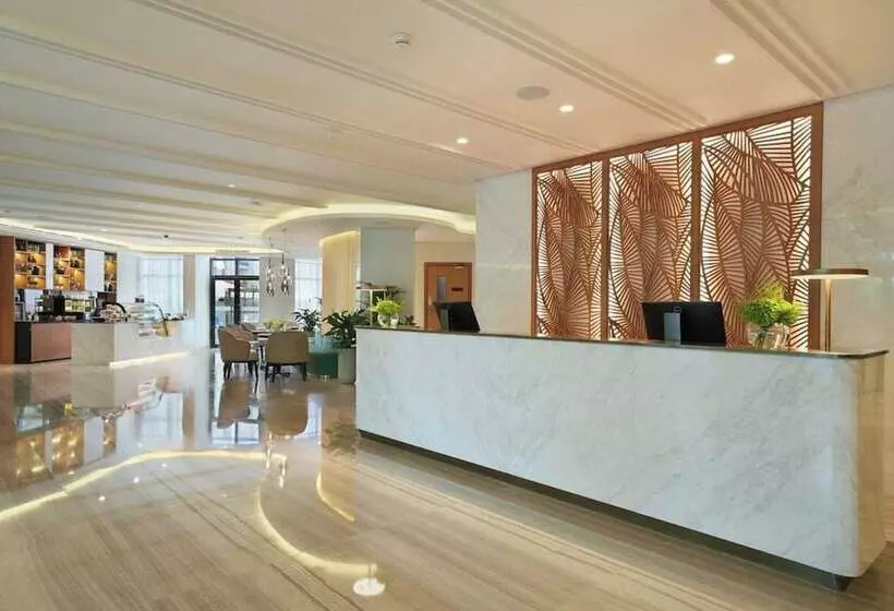 Sunday Hotel Holiday International Dubai