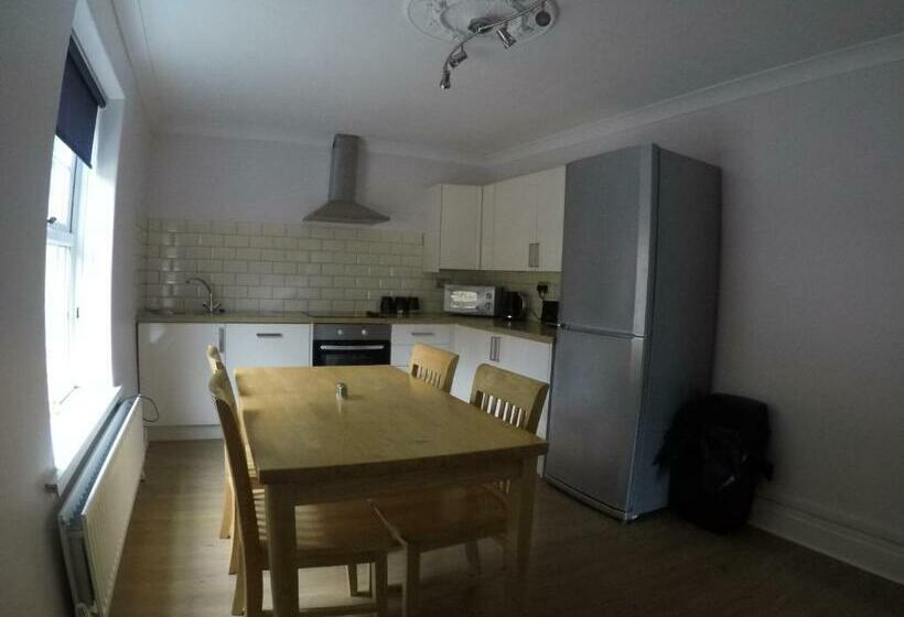 旅馆 The Boathouse Wylam