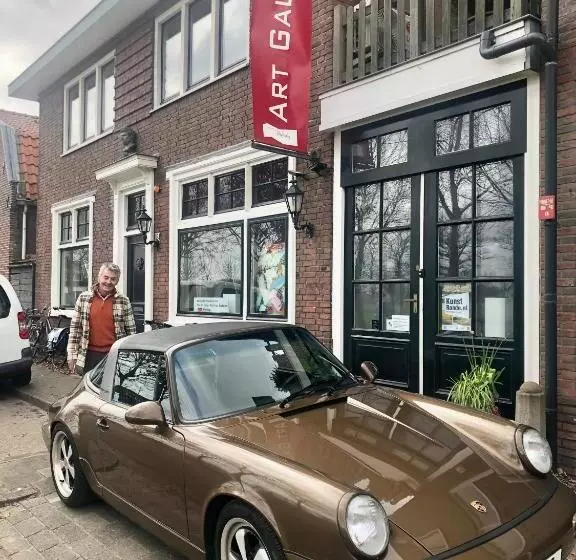 Art+bed And Breakfast