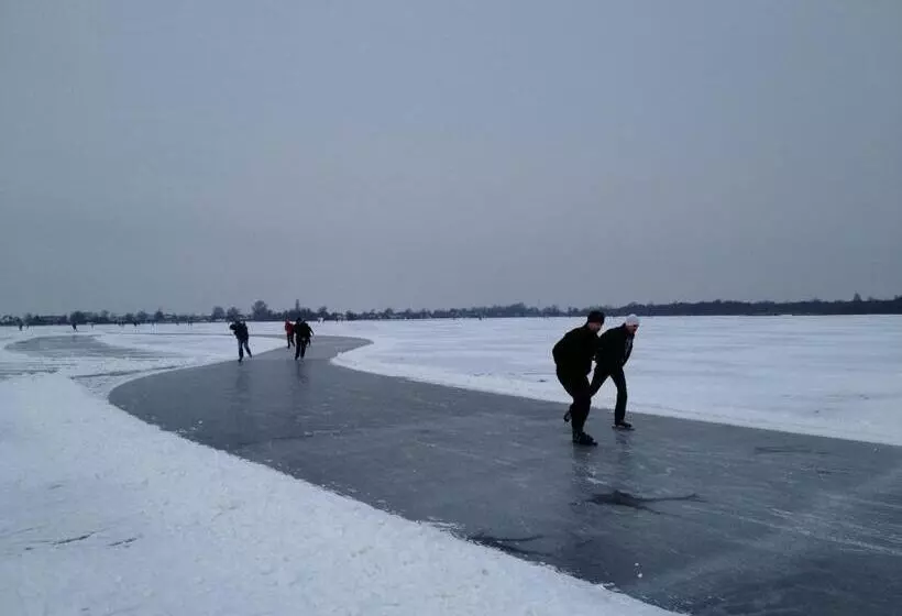 Art+bed And Breakfast