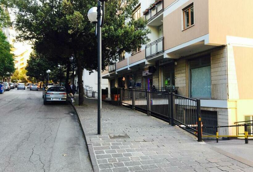 تختخواب و صبحانه 85centro