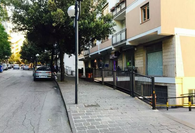 تختخواب و صبحانه 85centro