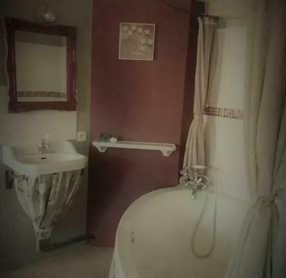 Aamiaismajoitus (B&B) Maison D Hôtes At Home