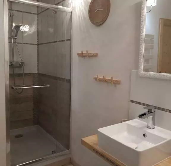 Aamiaismajoitus (B&B) Maison D Hôtes At Home