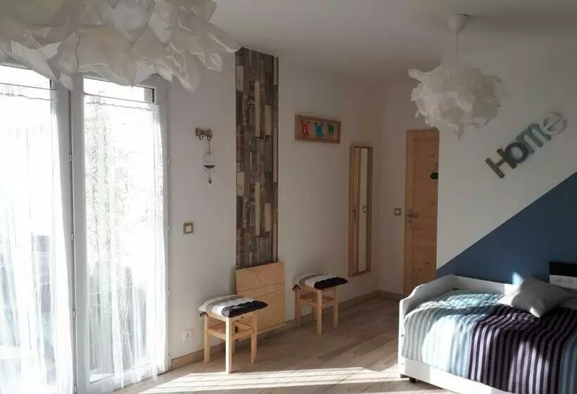 Aamiaismajoitus (B&B) Maison D Hôtes At Home