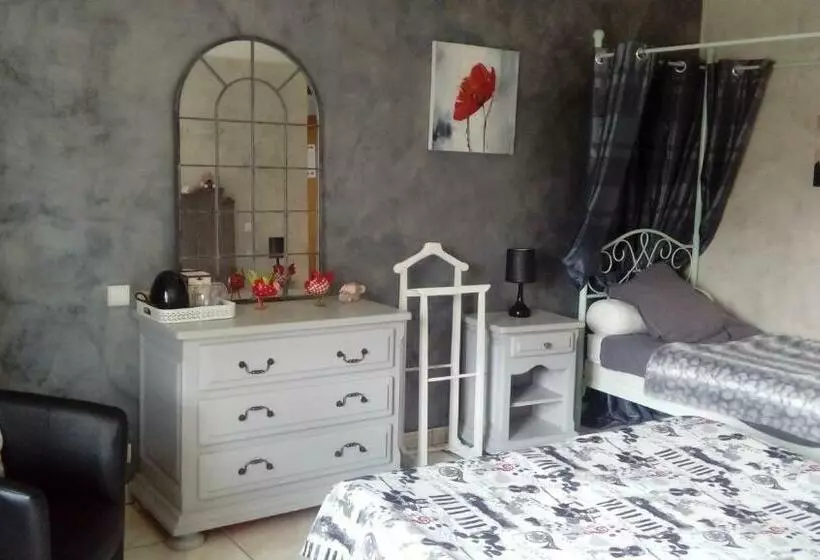 Aamiaismajoitus (B&B) Ferme Des Capellous