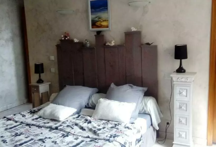 Aamiaismajoitus (B&B) Ferme Des Capellous